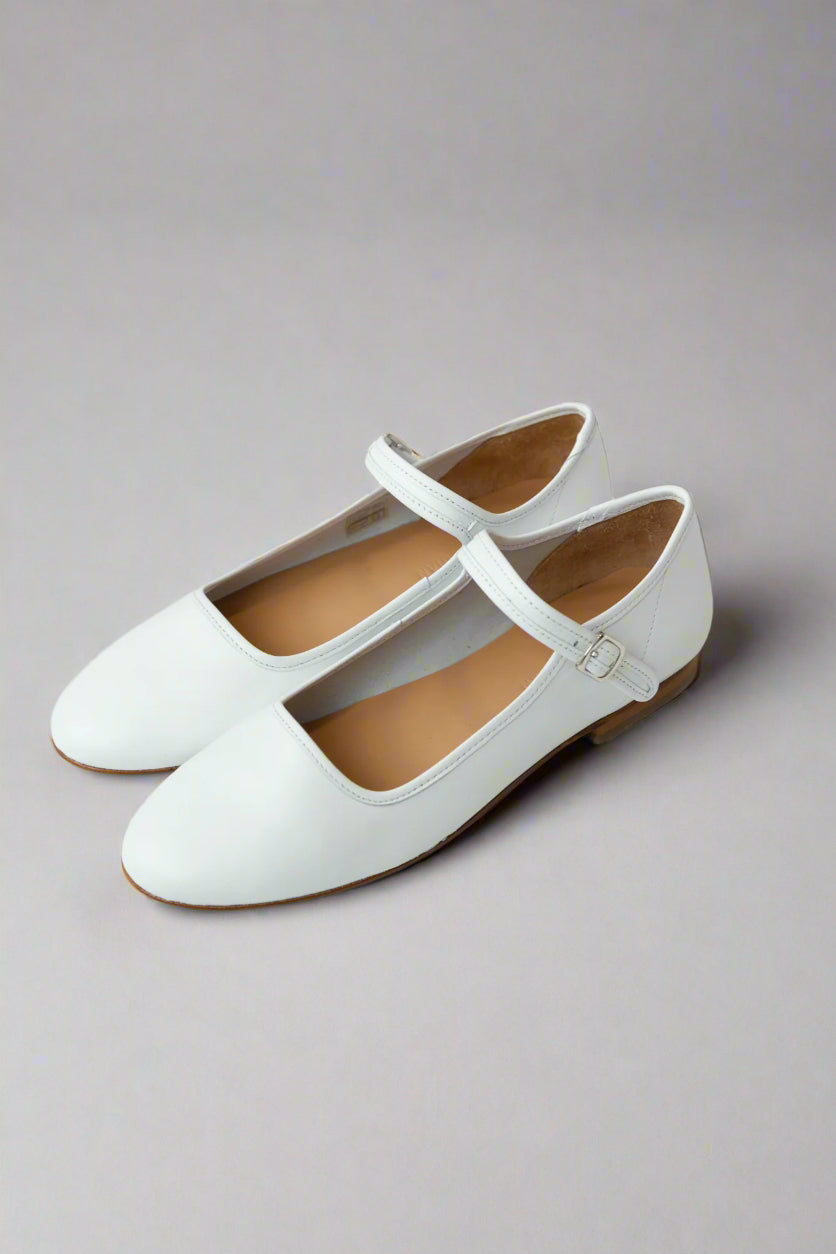 ELLIE MARY JANE | WHITE NAPPA CARON CALLAHAN ELLIE MARY JANE | WHITE NAPPA CARON CALLAHAN