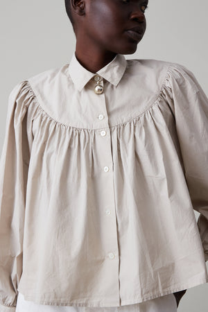 ROBERTA SHIRT | PALE TAUPE POPLIN